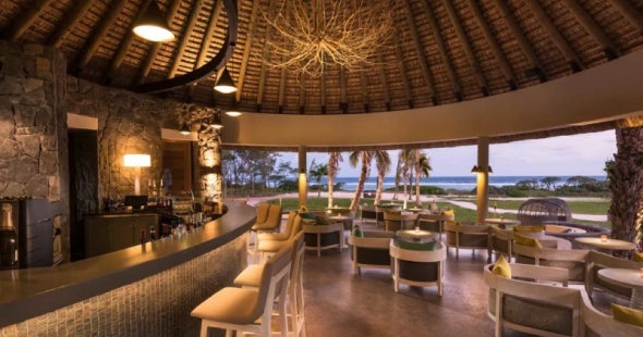 anantara-iko-mauritius-ile-maurice-sea_fire_salt_bar