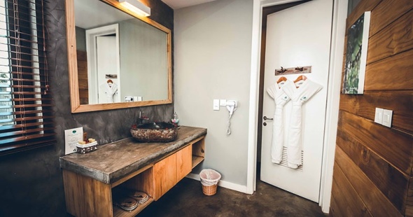 chalets_chamarel-ile-maruice-bathroom-deluxe-_room