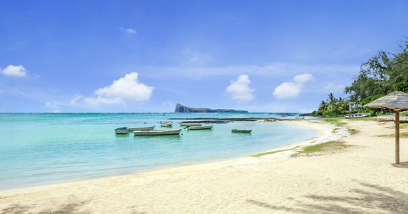 coin-de-mire_attitude-ile-maurice_beach_plage