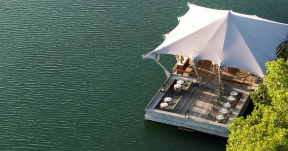 constance-prince-ile-maurice-restaurants_and_bars-le_barachois_floating_bar-04